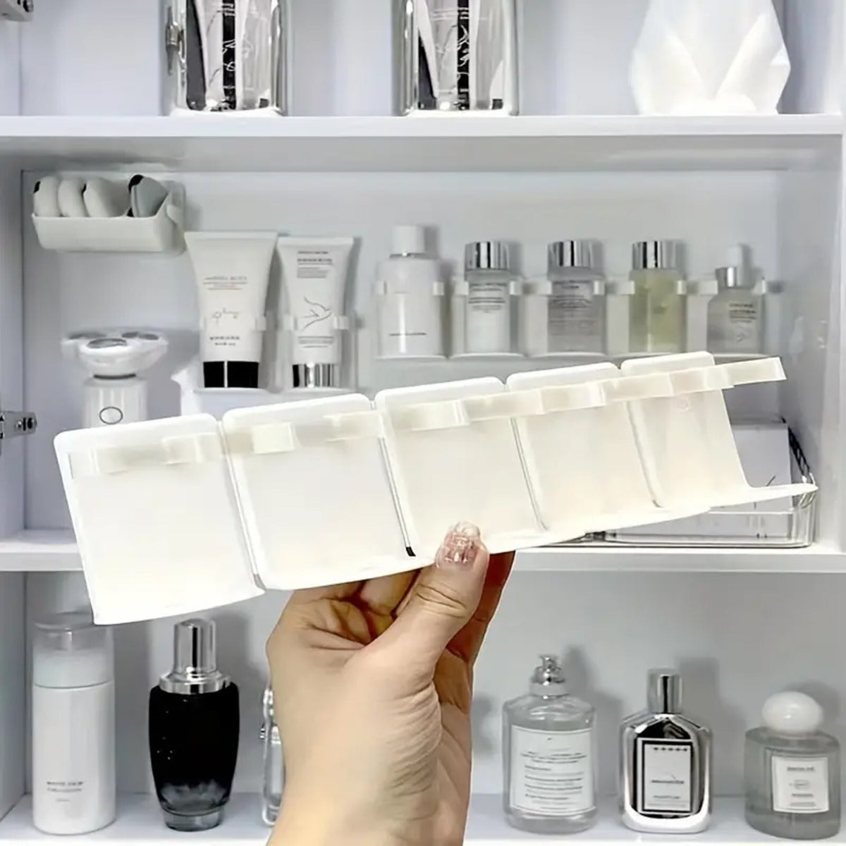 Wall-mounted Facial Cleanser Holder